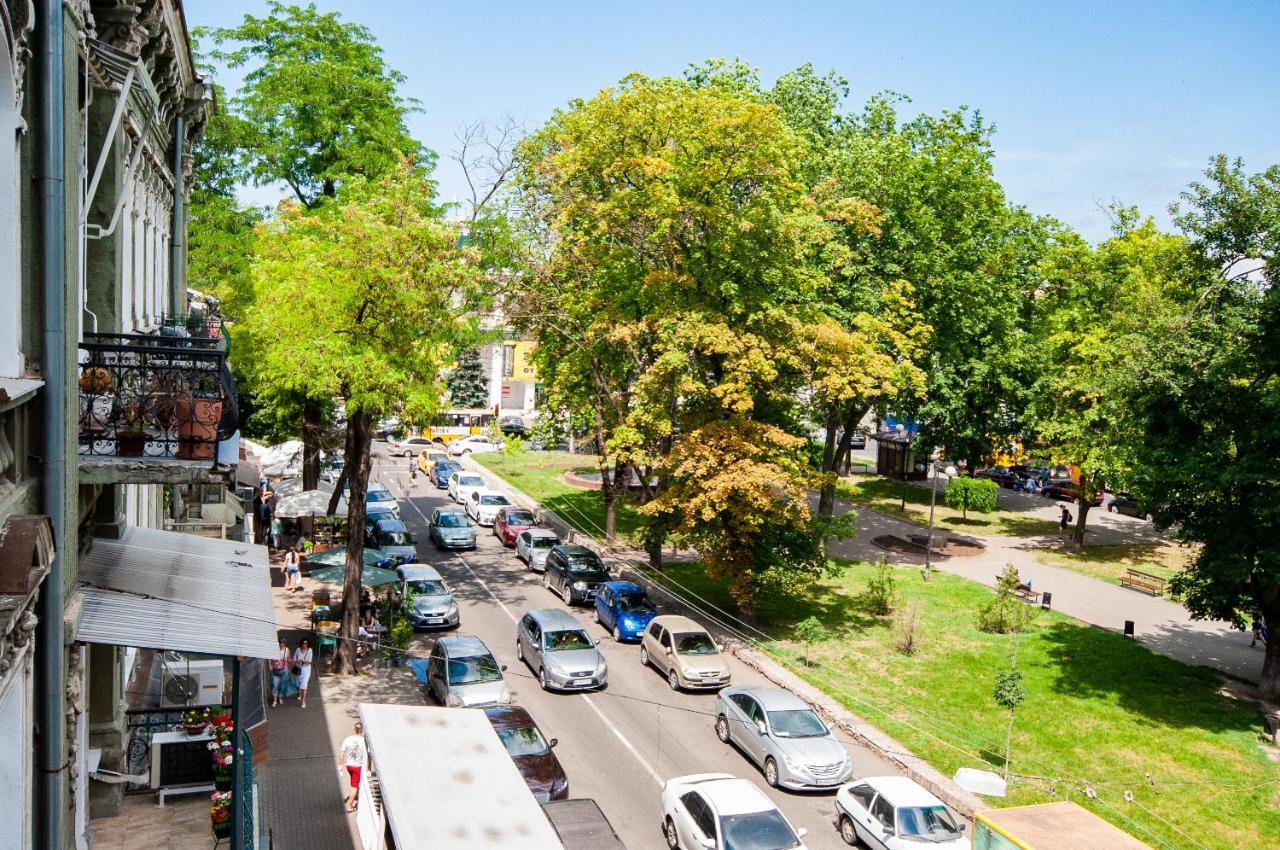 Art Suites Near Deribasovskaya โอเดสซา ภายนอก รูปภาพ
