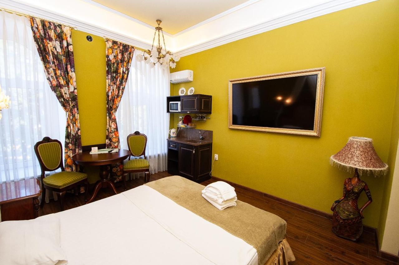 Art Suites Near Deribasovskaya โอเดสซา ภายนอก รูปภาพ