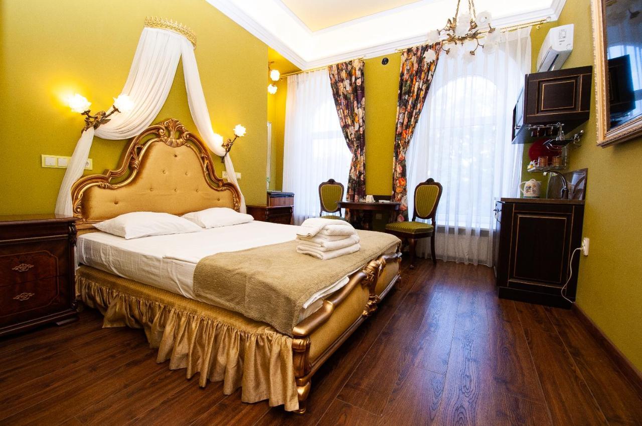 Art Suites Near Deribasovskaya โอเดสซา ภายนอก รูปภาพ