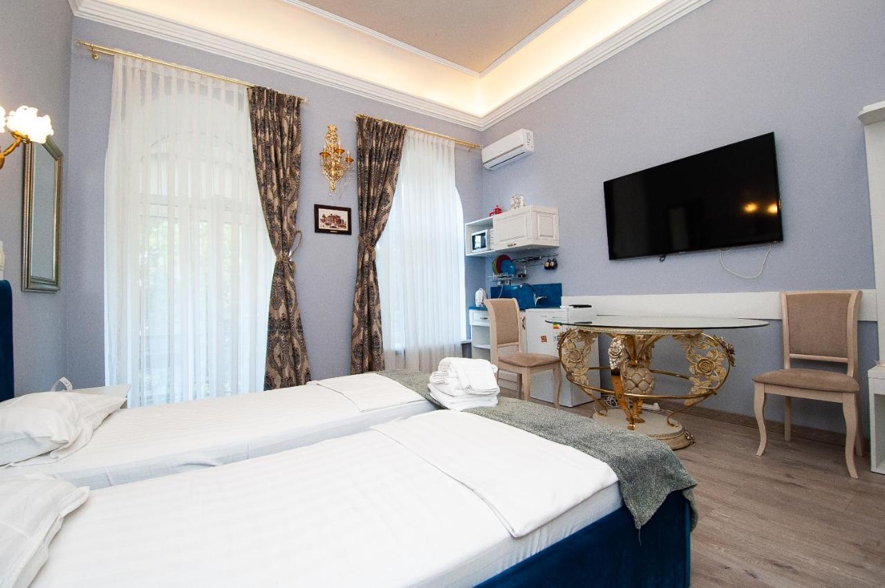 Art Suites Near Deribasovskaya โอเดสซา ภายนอก รูปภาพ
