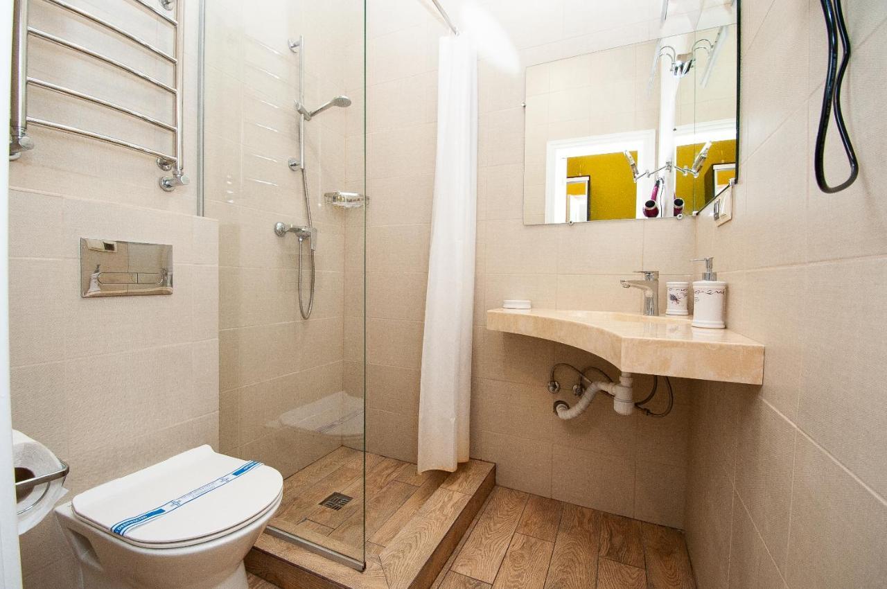 Art Suites Near Deribasovskaya โอเดสซา ภายนอก รูปภาพ